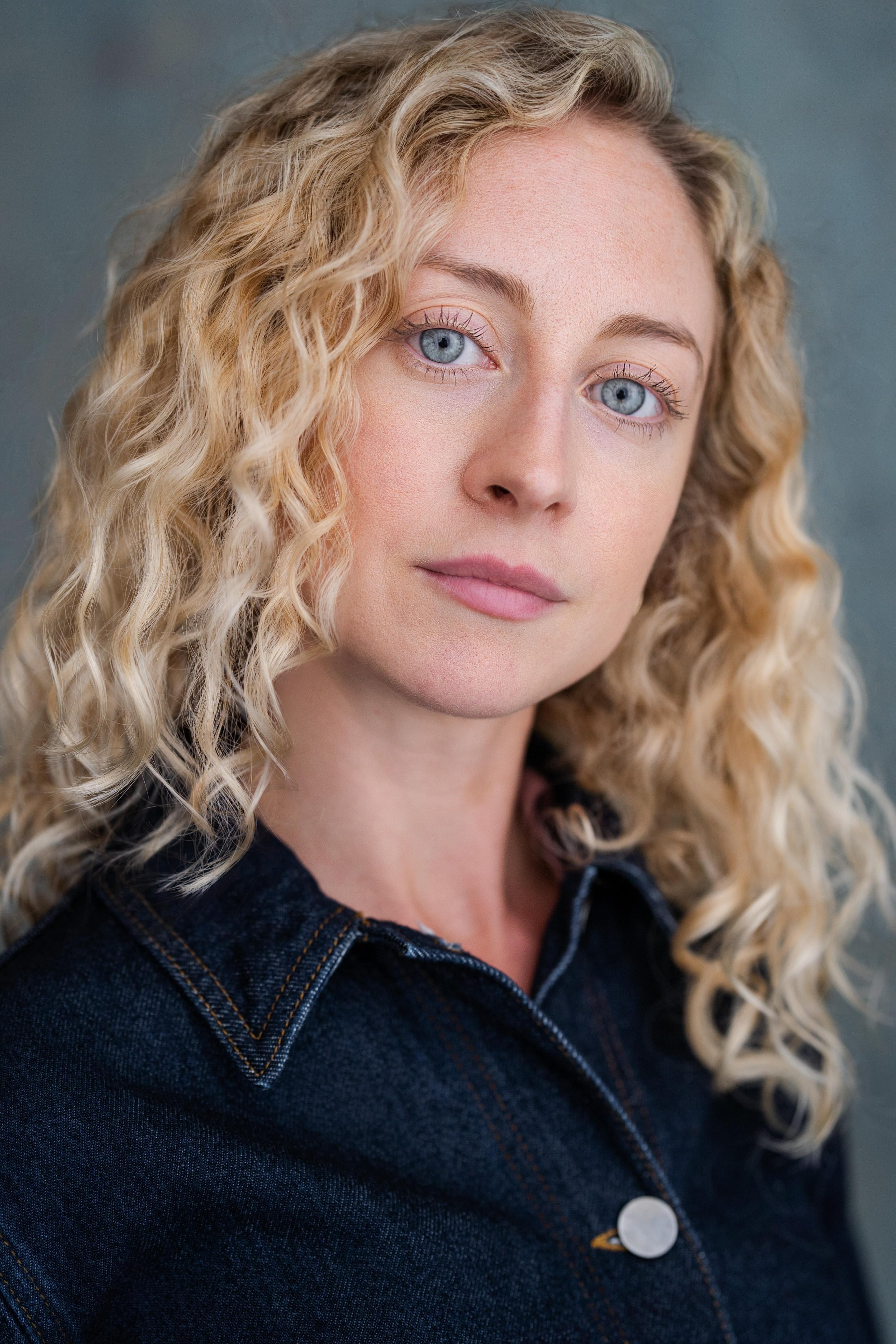 actor Aimee Cassettari large photo