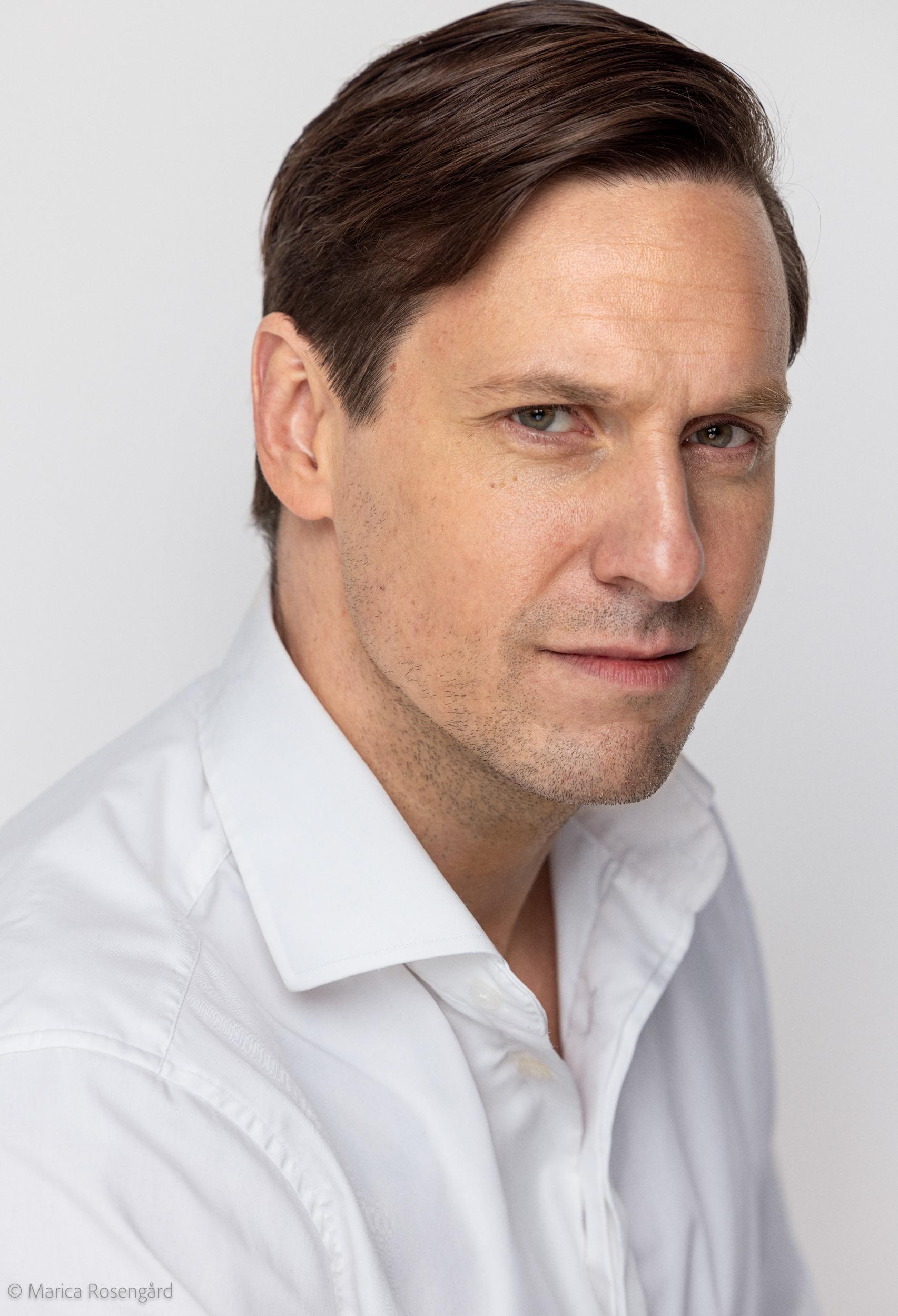 actor Jakob Öhrman large photo