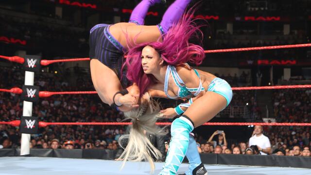 Sasha Banks vs. Dana Brooke: Raw, Aug. 8, 2016 background