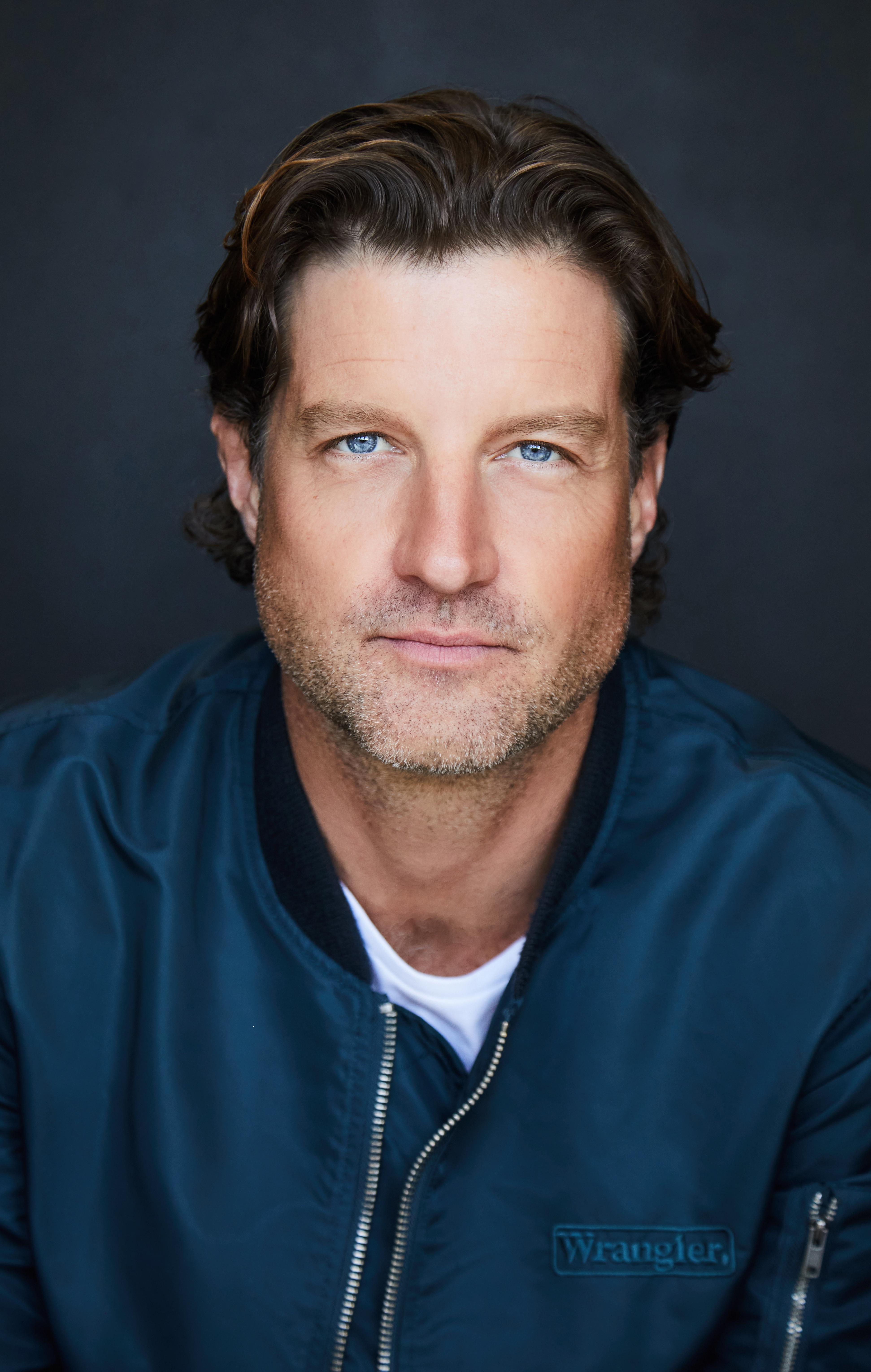 Axle Whitehead