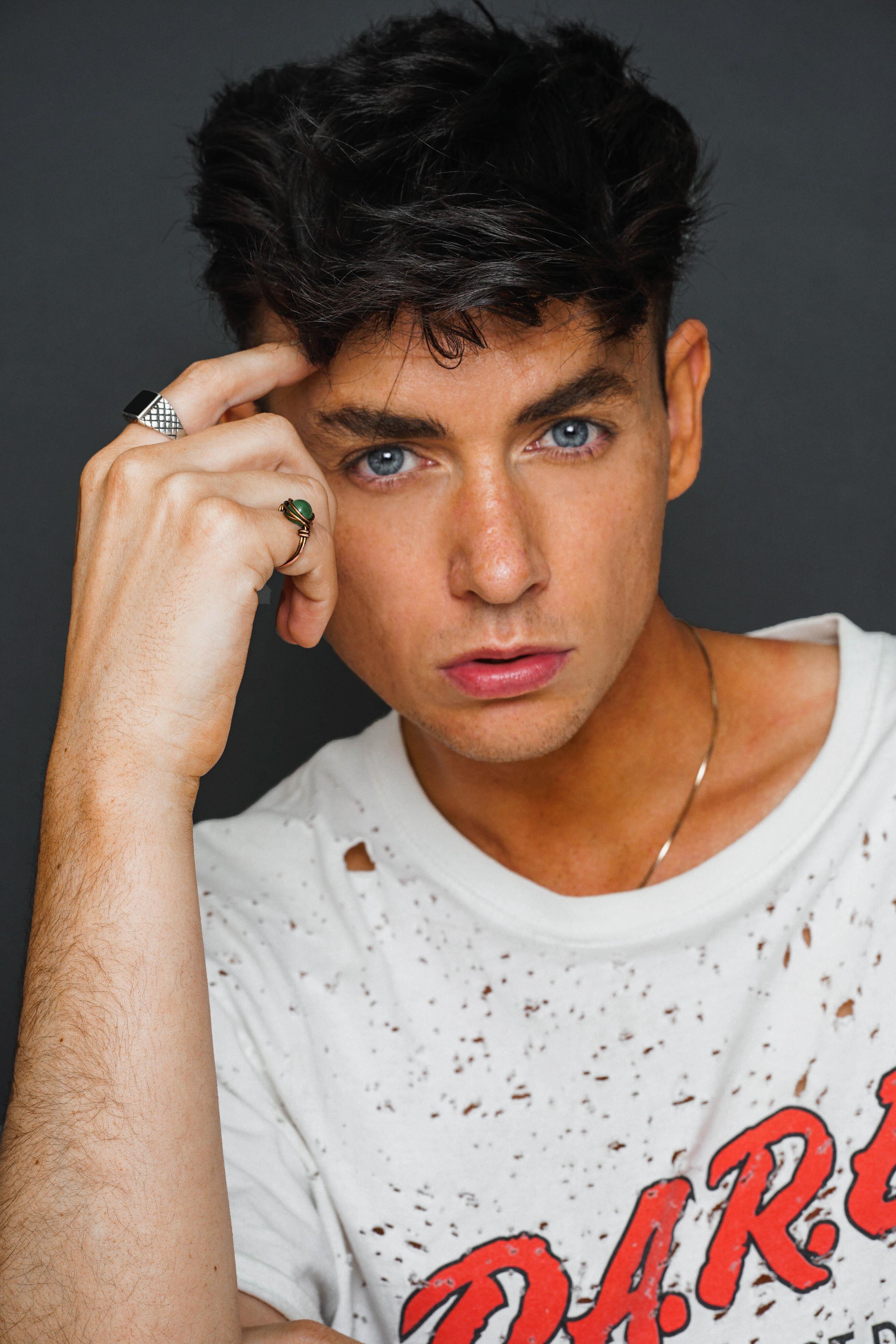 actor Alexander Rain large photo