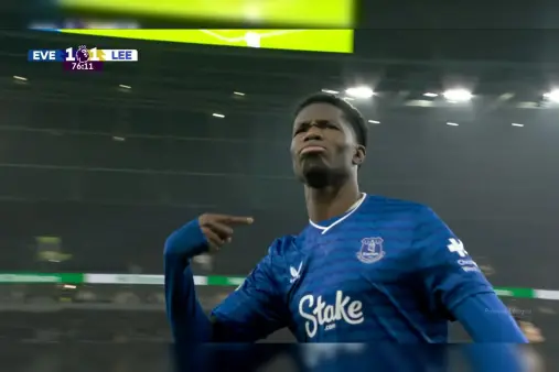 [Goal] Scoring in consecutive games! Barry meets right-wing cross with a shot to level the score