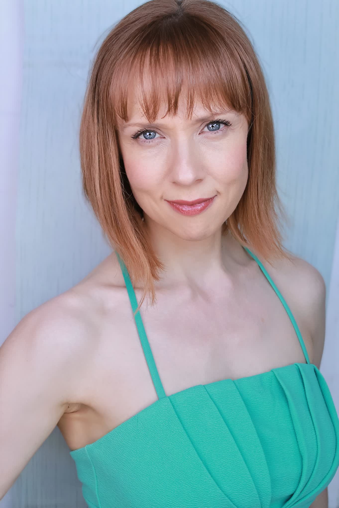 actor Laura Waddell large photo