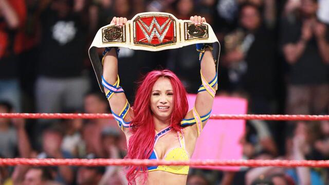 Sasha Banks vs. Charlotte - WWE Women's Championship Match: Raw, July 25, 2016