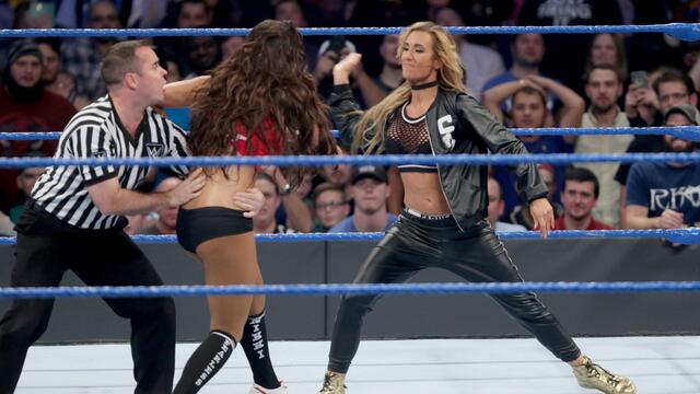 Nikki Bella looks to knock the crown off The Princess of Staten Island: SmackDown LIVE, Nov. 29, 2016 background