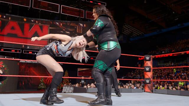 Nia Jax vs. Scarlett: Raw, Dec. 26, 2016