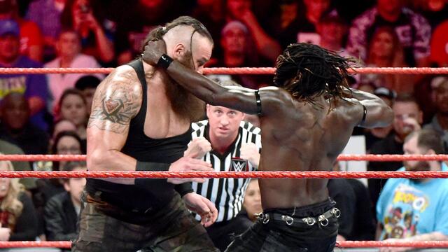 R-Truth vs. Braun Strowman: Raw, Nov. 28, 2016 background