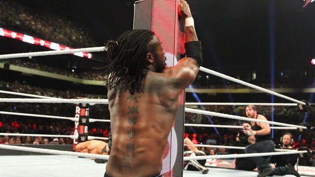 Kofi Kingston pulls off another miraculous save in the Royal Rumble Match: Royal Rumble 2017 (WWE Network Exclusive)
