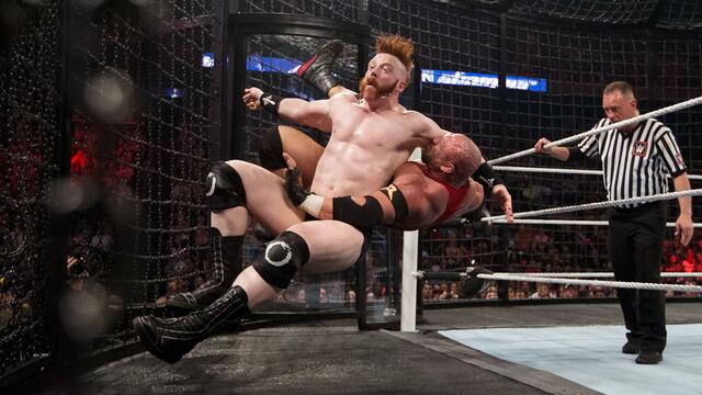 18 moves on the Elimination Chamber's steel floor: WWE Fury, Feb. 12, 2017