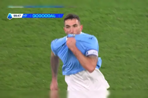 [Goal] Oestigaard's handball in stoppage time gives away a penalty,卡塔尔迪 scores the winning spot-kick