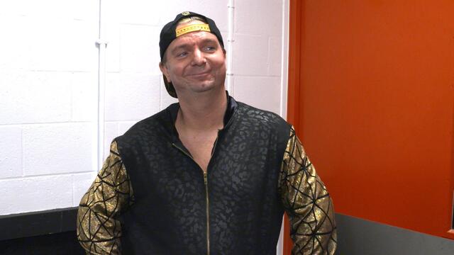 How confident is James Ellsworth ahead of a battle of the sexes?: WWE.com Exclusive, Nov. 7, 2017 backdrop