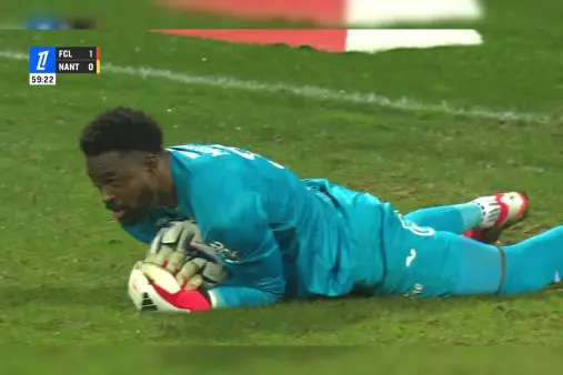 [Highlights] What a powerful shot! Mohammed controls and shoots, but the angle is too straight