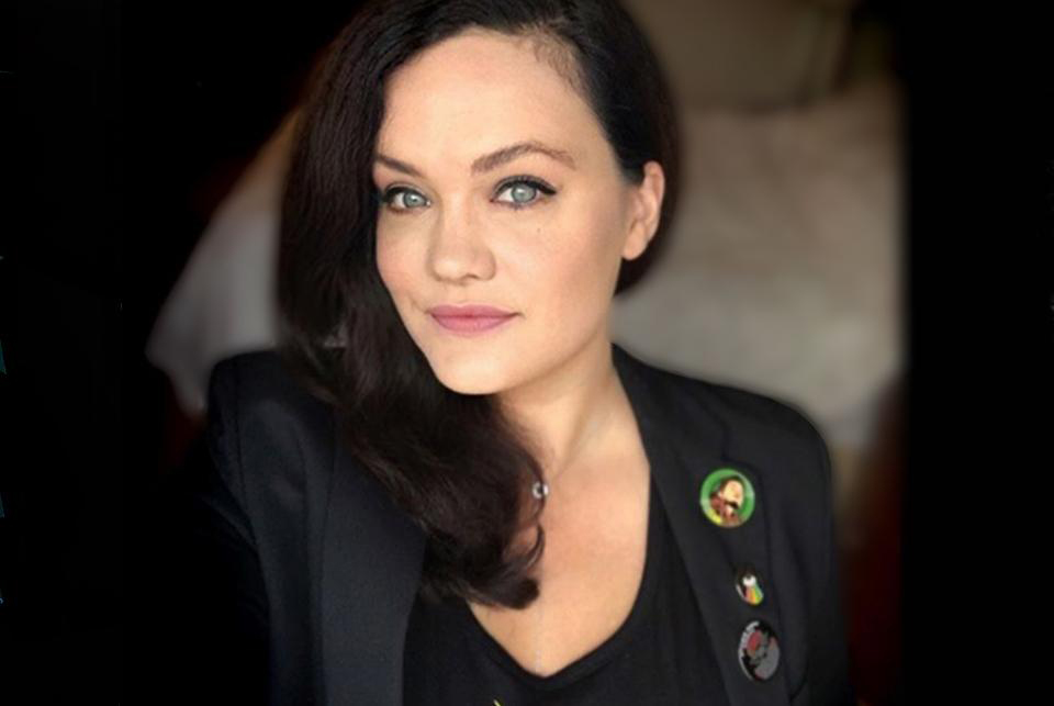 actor Amanda Deibert large photo