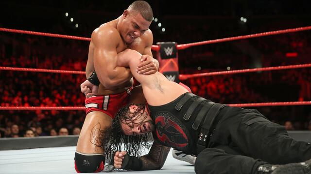 Roman Reigns vs. Jason Jordan - Intercontinental Championship Match: Raw, Dec. 4, 2017 background