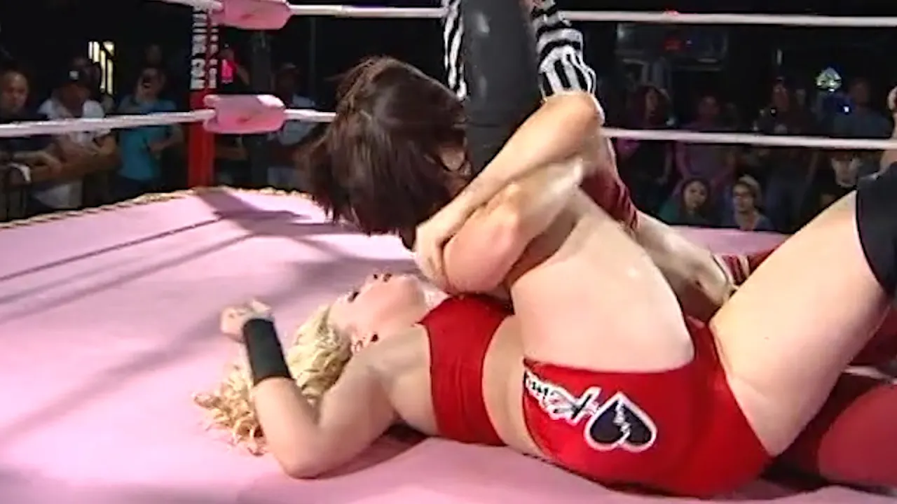 FULL MATCH: Nikki Roxx vs. Kimber Lee | SHINE Wrestling