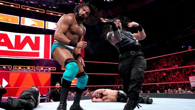 Roman Reigns & Seth Rollins vs. Kevin Owens & Jinder Mahal: Raw, May 21, 2018