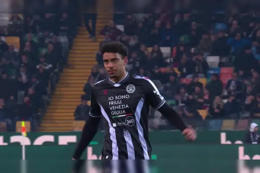 [Highlights] Powerful strike! Ata attempts a long-range cannon outside the box, saved by Svilar with a diving effort