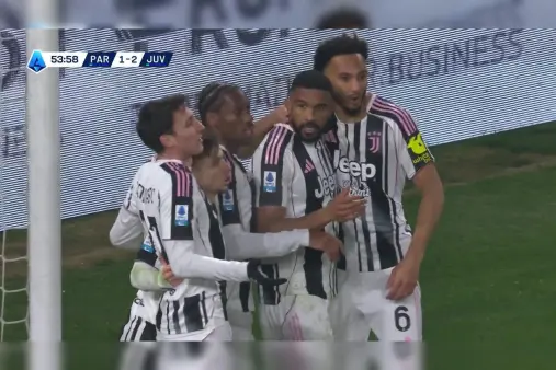[Goal] Goal-scoring defender! Juventus' consecutive header relay, Bremer flicks home at the near post