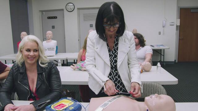 Marjo stands in for dad-to-be The Miz at infant CPR class with Maryse: Miz & Mrs., Aug. 7, 2018 background