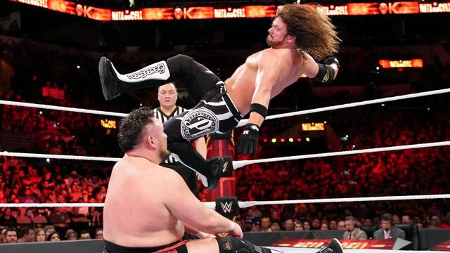 AJ Styles unleashes a barrage of attacks on Samoa Joe: WWE Hell in a Cell 2018 (WWE Network Exclusive)