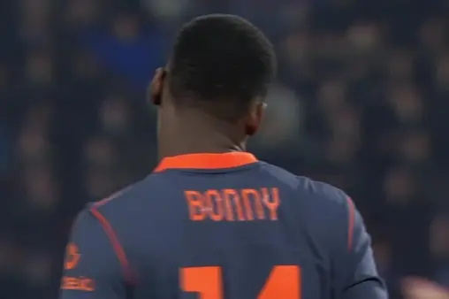 [Highlights] Too straight! Bonni's turn and shot in the box easily saved by the goalkeeper