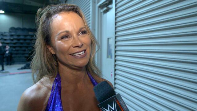 WWE Hall of Famer Ivory was not ready for Asuka in Battle Royal: WWE.com Exclusive, Oct. 28, 2018 background