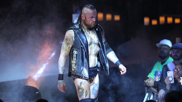 Aleister Black cancels Elias' performance: Raw, Feb. 18, 2019