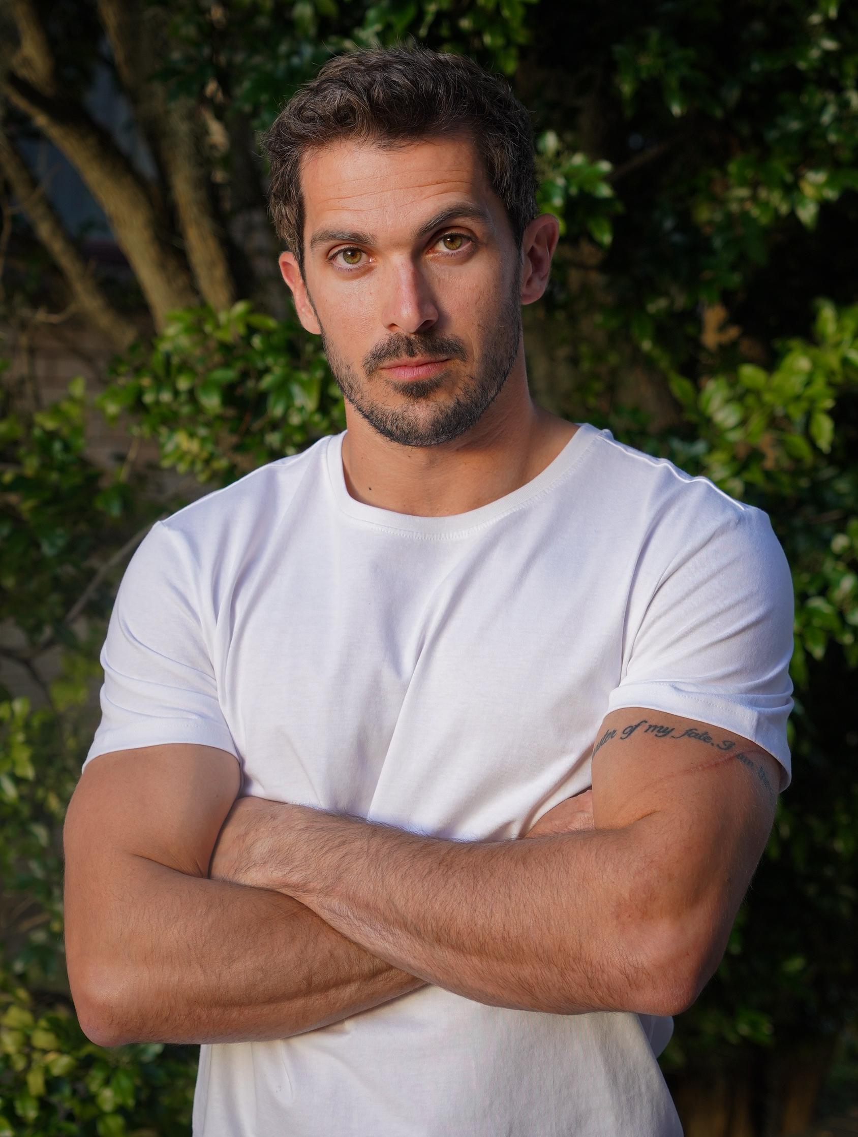 actor Richard Cotta large photo