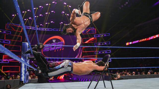 Noam Dar vs. Tony Nese - No Disqualification Match: WWE 205 Live, Feb 12, 2019 background