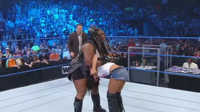 SmackDown: Kharma crushes Layla background