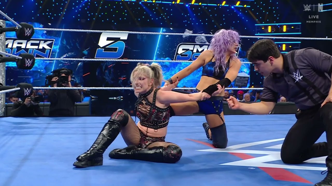 Alexa Bliss vs Candice LeRae FULL MATCH 1/2 background