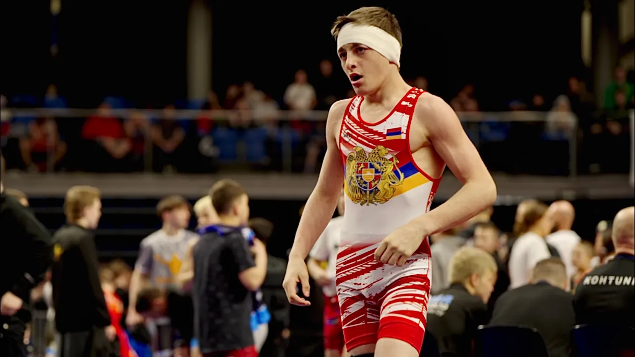 U15 Ararat Xemchyan (ARM) vs Asmus Rasmussen (DEN) 52kg. Greco-roman boys youth wrestling.