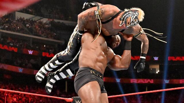 Bobby Lashley obliterates Rey Mysterio: Raw, July 8, 2019