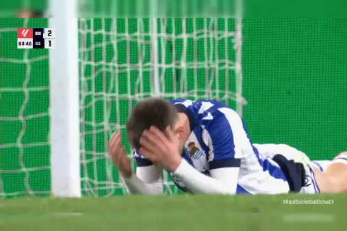 [Highlights] Missed open goal! Oscarsson's close-range flick flies over