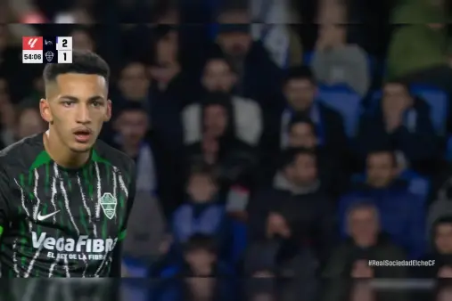 [Highlights] Rodríguez unleashes a long-range strike outside the box, Remiro makes a diving save