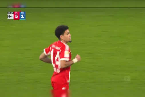 [Goal] Hat-trick! Dias cuts inside and scores with a surprise low shot