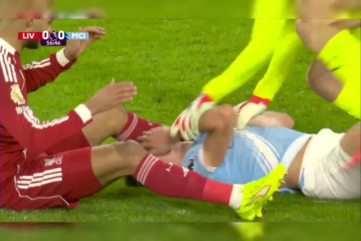 [Highlights] Fearless! Husainov makes a diving block to stop Gakpo's shot, knocked unconscious