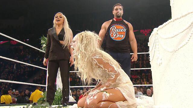 Lana continues to throw a fit after Raw goes off the air: WWE.com Exclusive, Dec 30, 2019 background