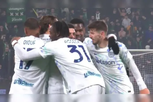 [Goal] Powerful strike! Luis Enrique's volley blasts into the net