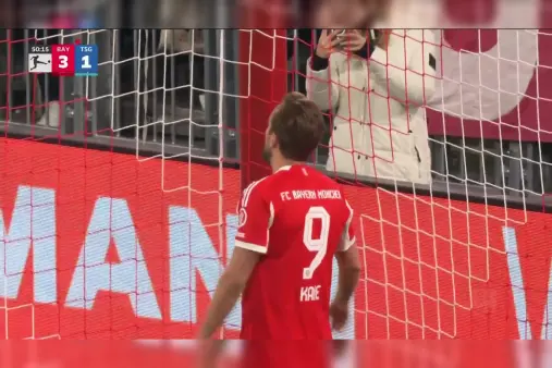 [Highlights] Incredible reflex! Baumann quickly blocks Kane's close-range header