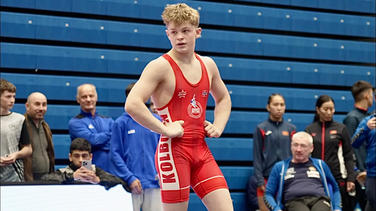 U15 Oliver Granlund-Jones (NOR) vs Elmir Garkazov (AZE) 62kg. Greco-roman boys wrestling. B-cam-man