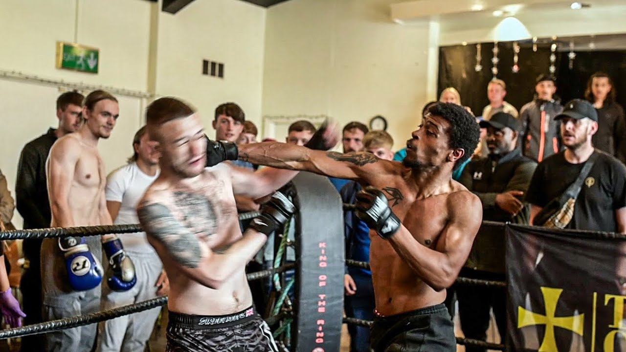 BKB V STREETFIGHTER in 4Oz GLOVES *KO & FOLDERS* -KING OF THE RING UK background