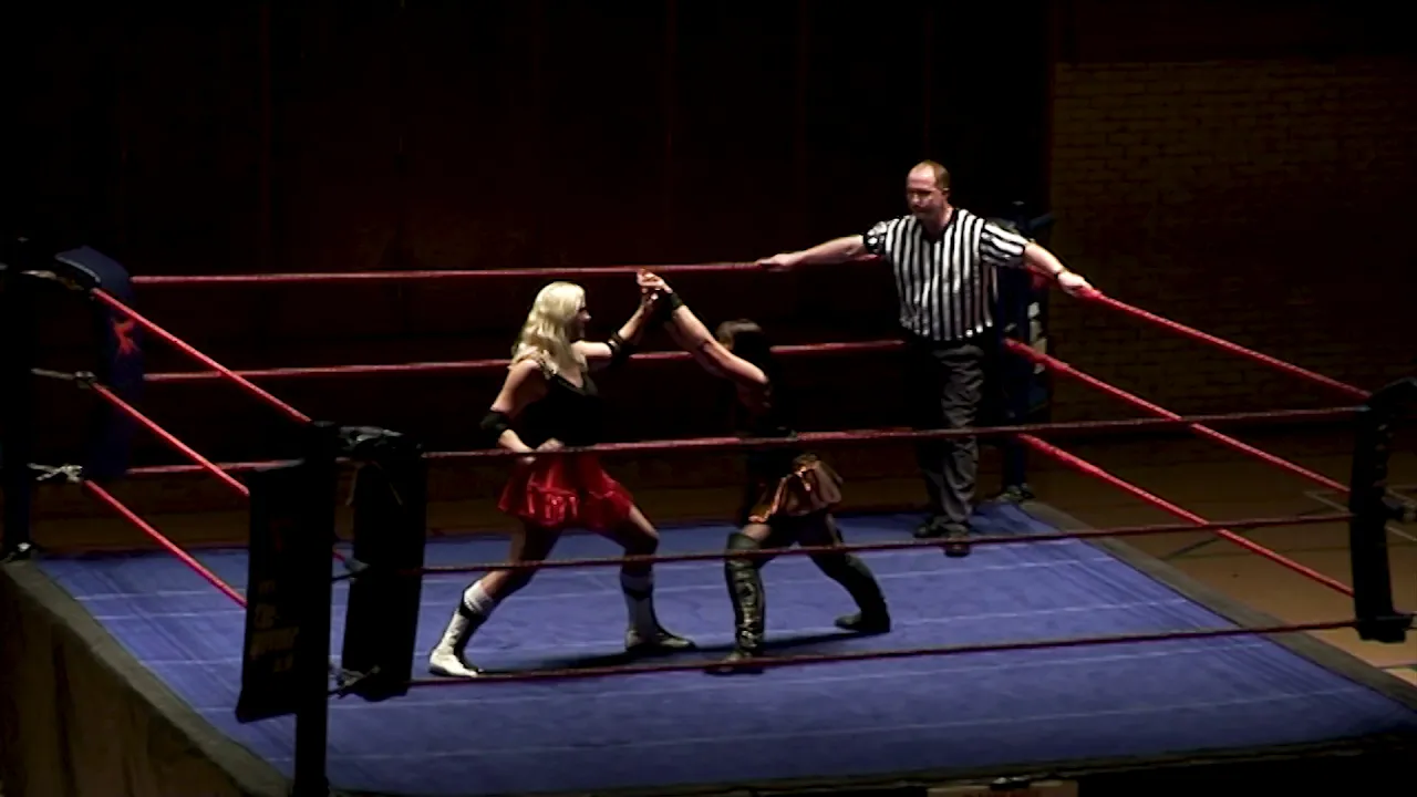 Pippa L'Vinn Vs Shelby Beach (Sensational Shelly) - FREE FULL Pro Wrestling Match - Hard Cam- RARE! background