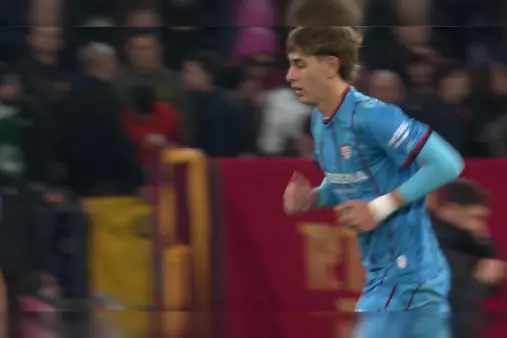 [Highlights] Missed opportunity! Chaos in Roma's penalty area, Dossena's poke goes wide