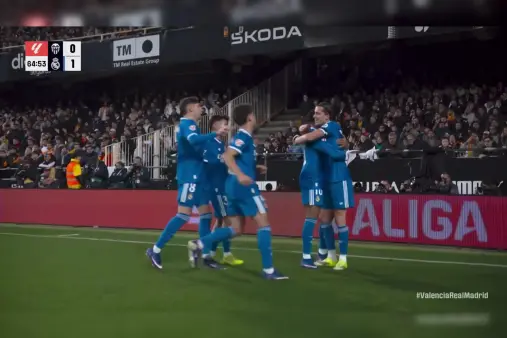 [Goal] Solo run! Carreras dribbles through the defense and scores with a shot that beats two defenders