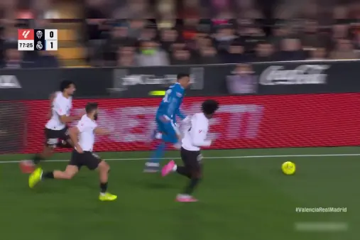 [Highlights] Thrilling! Mbappe sprints past three defenders to cross, ball saved