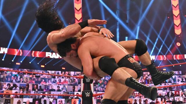 Drew McIntyre vs. Robert Roode – WWE Championship Match: Raw, Sept. 28, 2020 background