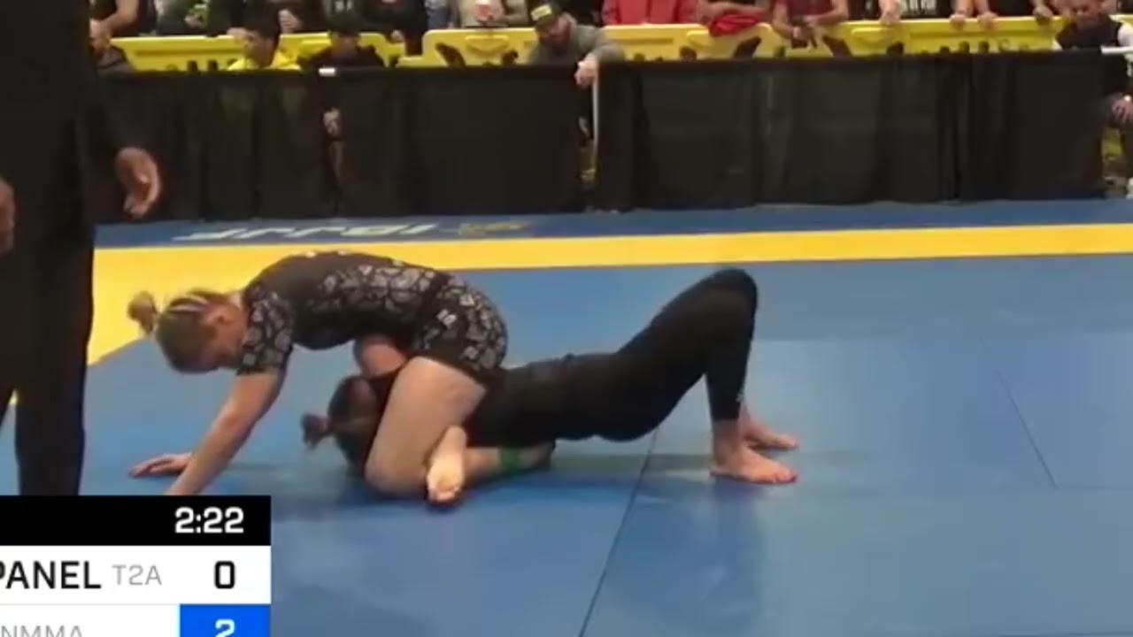 Fiona Rupinski wins via mounted triangle