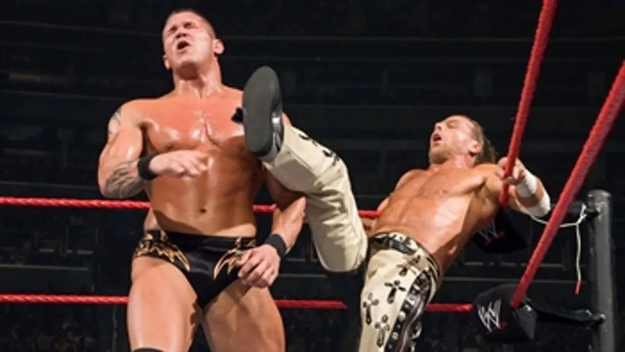 Story of Randy Orton vs. Shawn Michaels | Cyber Sunday 2007 background