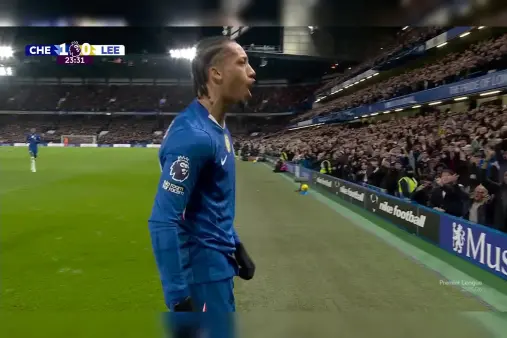 [Goal] Striker's instinct! Palmer's through ball, Pedro coolly chips home